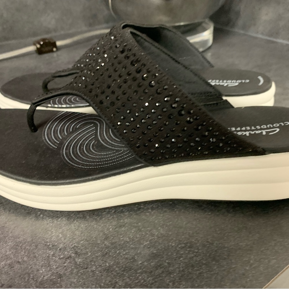 Clarks cloud  steppers.  Brand new never worn. - Picture 7 of 11